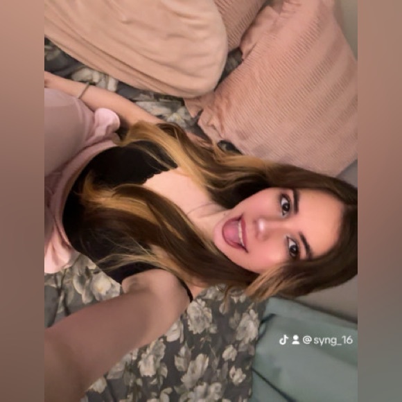 Meet your Posher, Sarynthia - Picture 3 of 4